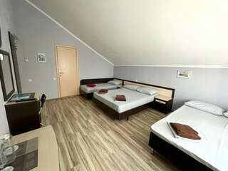 Гостевой дом Джулия Сукко Семейный пятиместный номер "Джулия" Сукко-2