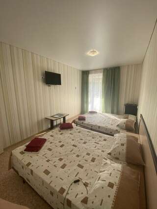 Гостевой дом Джулия Сукко Стандартный семейный номер "Джулия" Сукко-3