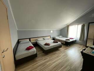 Гостевой дом Джулия Сукко Семейный пятиместный номер "Джулия" Сукко-1