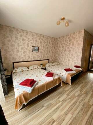 Гостевой дом Джулия Сукко Улучшенный семейный номер "Джулия" Сукко-8