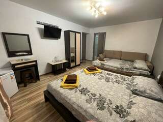 Гостевой дом Джулия Сукко Улучшенный семейный номер "Джулия" Сукко-6