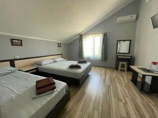 Гостевой дом Джулия Сукко Классический трехместный номер "Джулия" Сукко-2